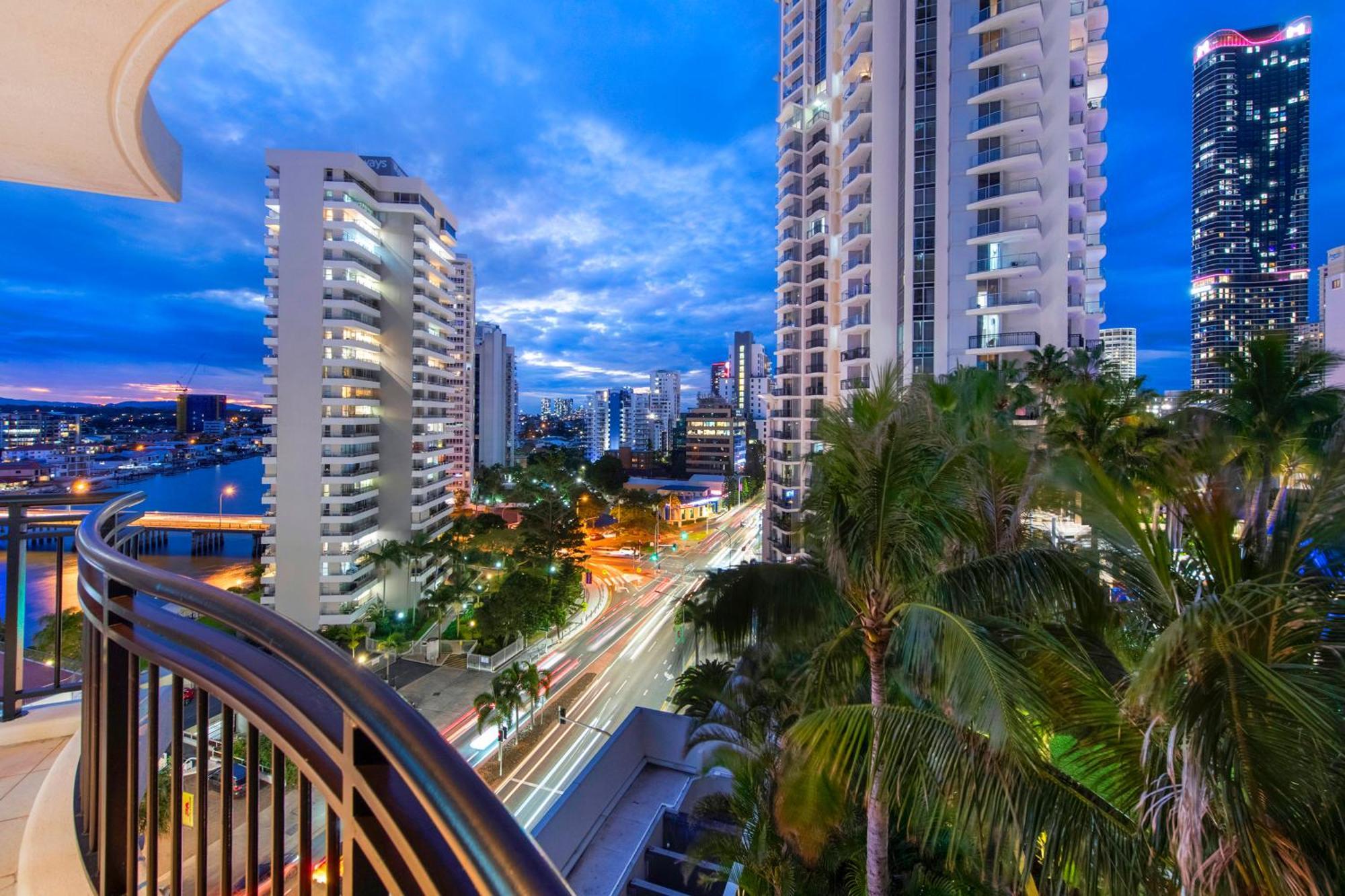 Chevron Renaissance - Self Contained & Privately Managed Apartments Gold Coast Exterior photo